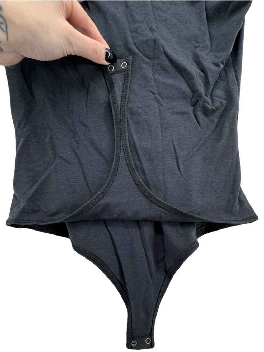 Abercrombie & Fitch Black V-Neck Bodysuit - Thong closure - Picture 4 of 8